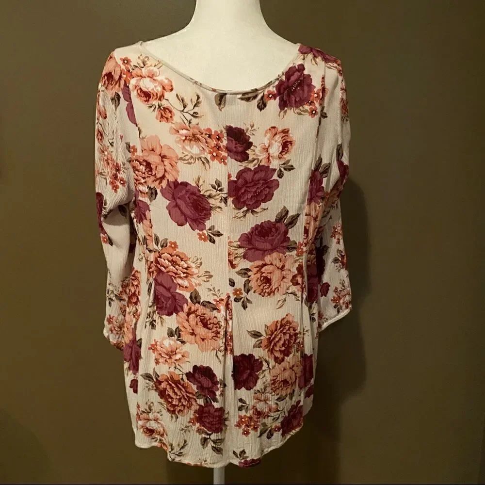 Torrid Floral Top  - Picture 6 of 14